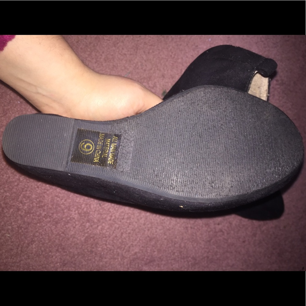 Heels - Picture 3 of 3